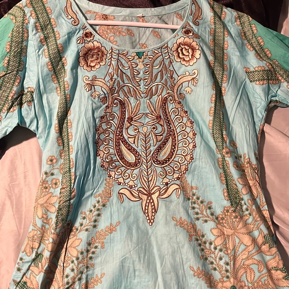 Elegant Pakistani Teal and Gold shalwar kameez